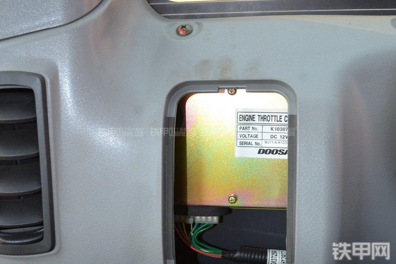 迪万伦DX60挖掘机局部