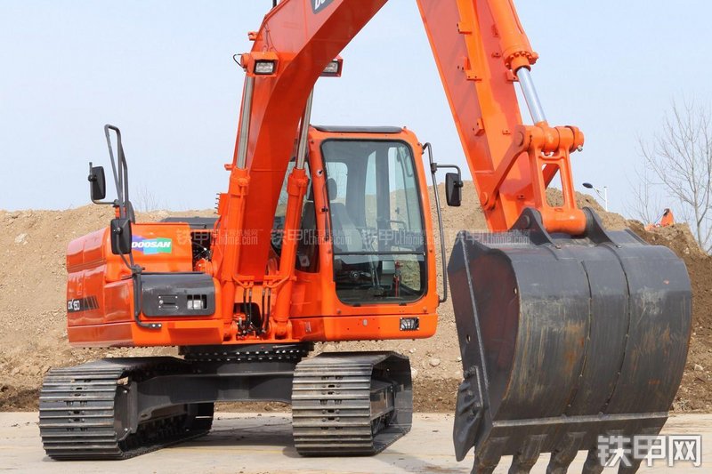 迪万伦DX150LC挖掘机整机外观