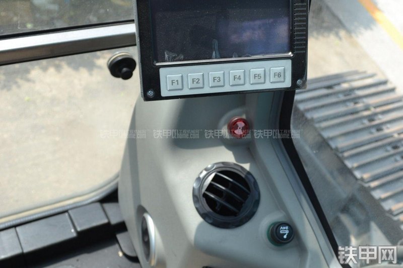 山河智能SWE150LC挖掘机局部