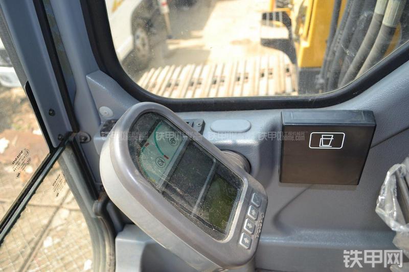 沃尔沃EC240BLC-Prime挖掘机局部