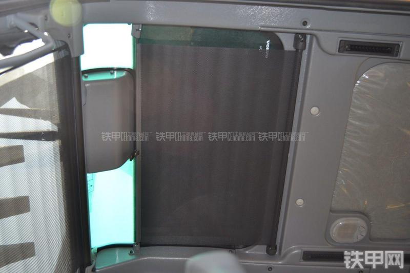 沃尔沃EC240BLC-Prime挖掘机局部