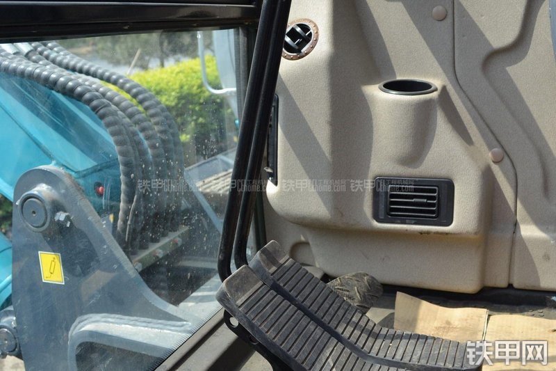 山河智能SWE60N9挖掘机局部