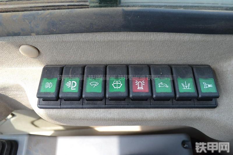 山河智能SWE70N9挖掘机局部