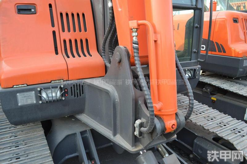 迪万伦DX60挖掘机局部