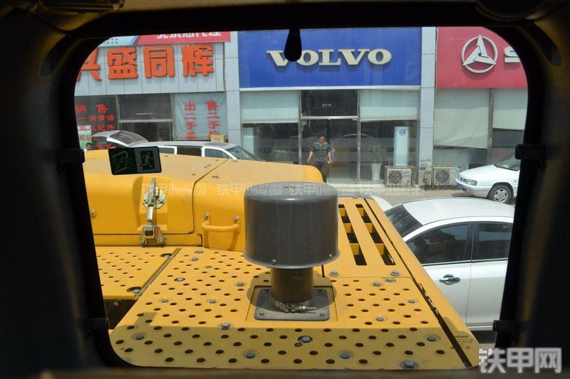 沃尔沃EC240BLC-Prime挖掘机局部