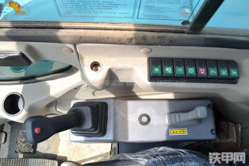 山河智能SWE70N9挖掘机局部