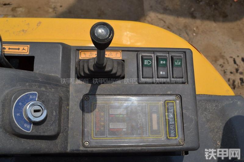 开普KDG15挖掘机局部