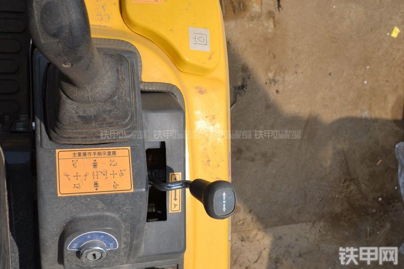 开普KDG15挖掘机局部