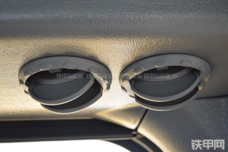 沃尔沃EC240BLC-Prime挖掘机局部