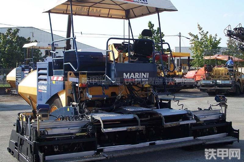 玛连尼MF571沥青摊铺机整机外观
