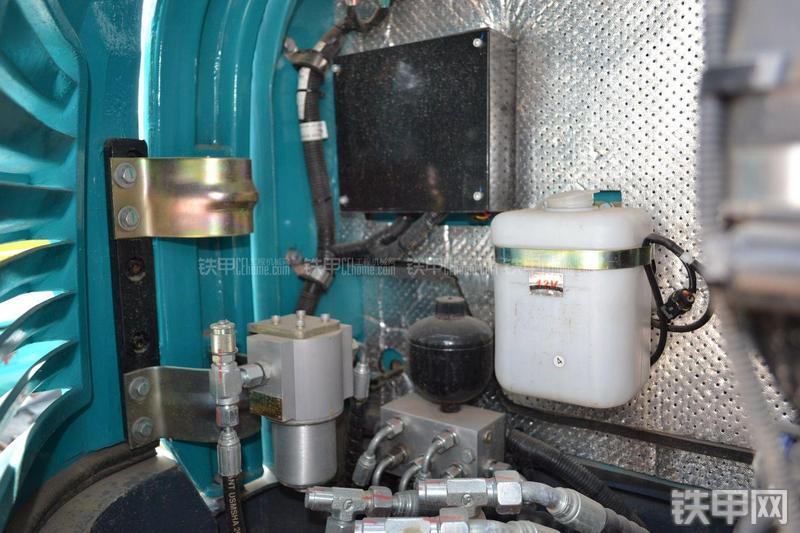 山河智能SWE70N9挖掘机局部