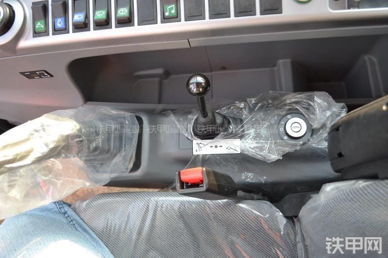 迪万伦DX60挖掘机局部