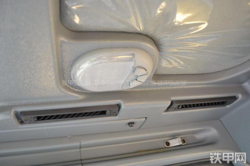 沃尔沃EC240BLC-Prime挖掘机局部