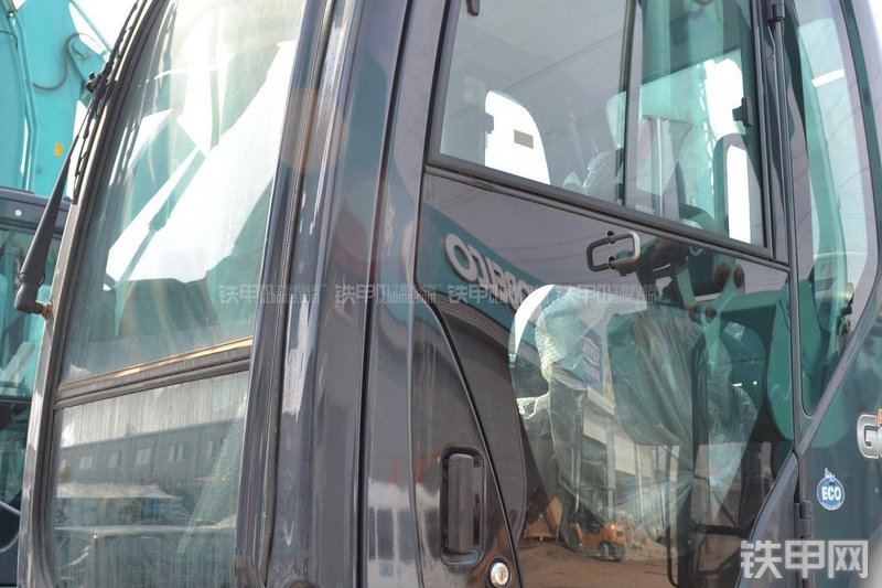 神钢SK210LC-8-domestic挖掘机局部