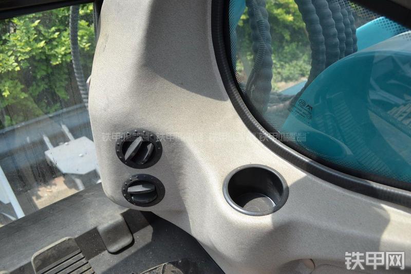 山河智能SWE70N9挖掘机局部