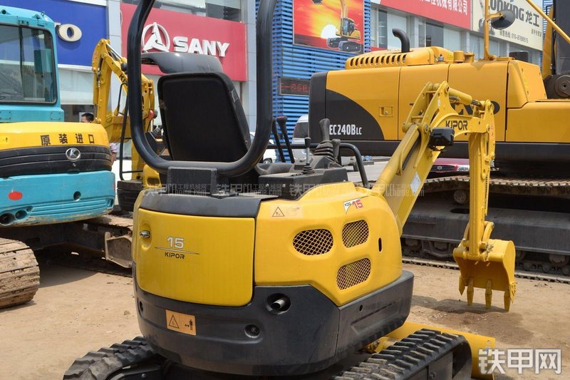 开普KDG15挖掘机整机外观