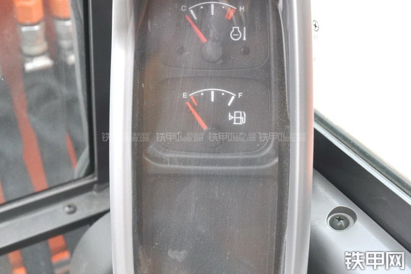 迪万伦DX60W挖掘机局部