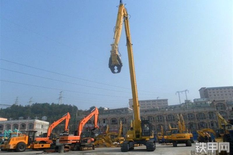 力士德SC450.8LC加长臂拆除臂整机外观