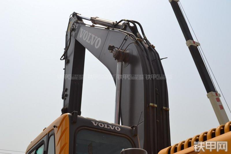 沃尔沃EC240BLC-Prime挖掘机局部