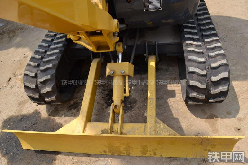 开普KDG15挖掘机局部