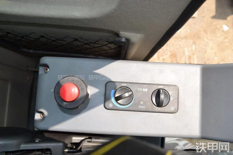 山河智能SWE70N9挖掘机局部