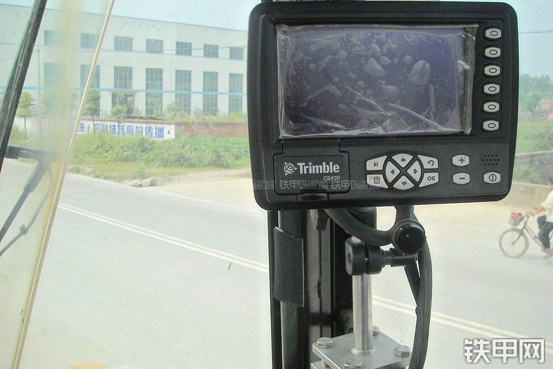 卡特彼勒CS683E压路机局部