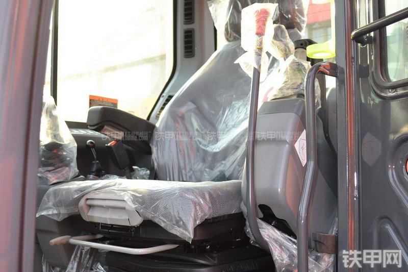 迪万伦DX60挖掘机局部