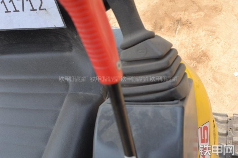 开普KDG15挖掘机局部