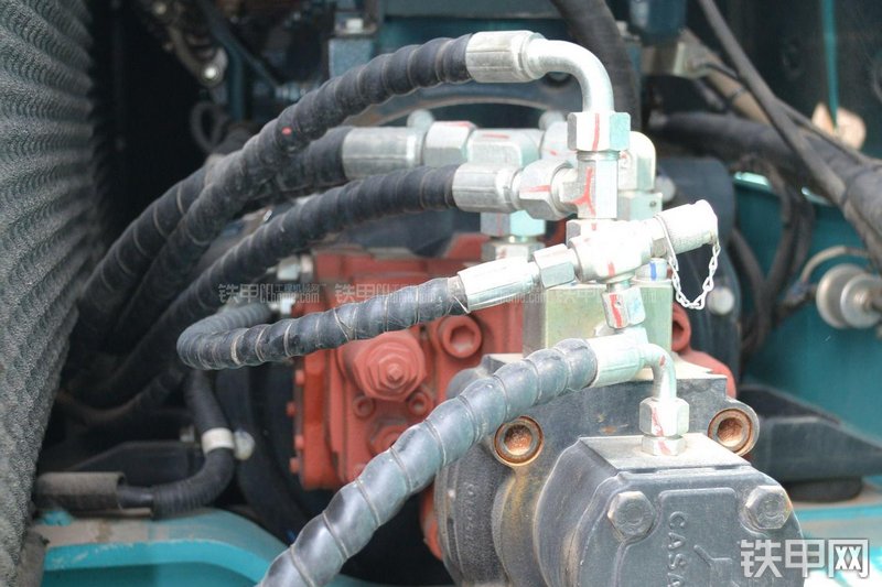 山河智能SWE90N9挖掘机局部