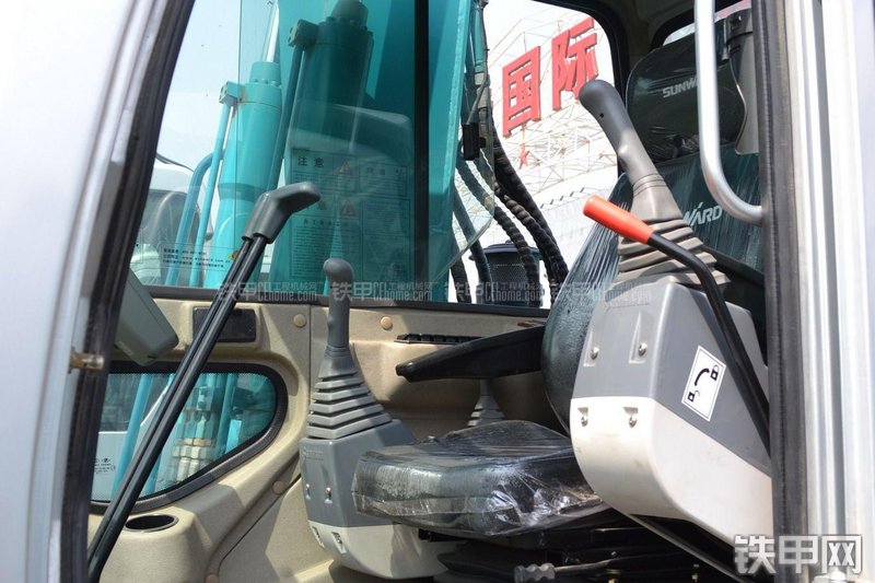 山河智能SWE90N9挖掘机局部