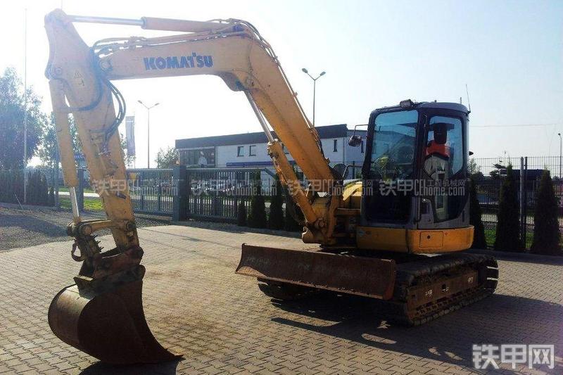 小松PC78MR-6挖掘机整机外观