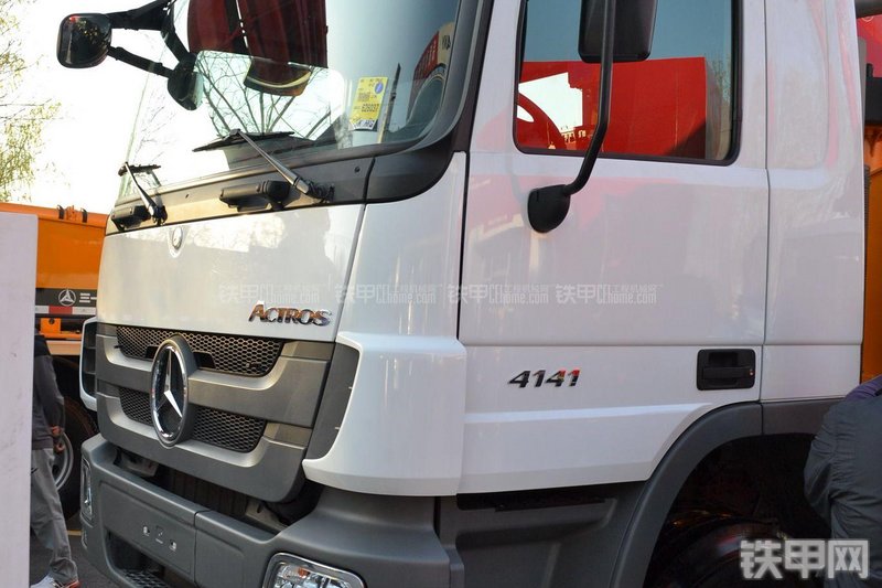 三一重工SY5419THB-52E(6)泵车整机外观