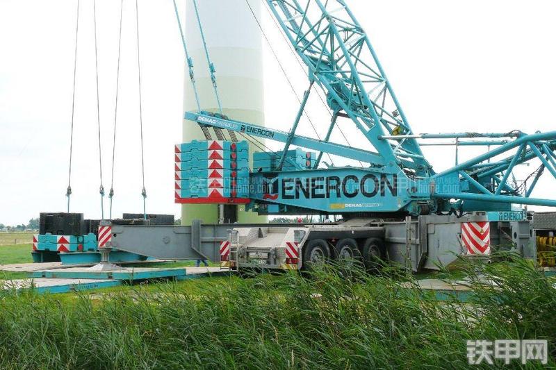 特雷克斯TC2500起重机整机外观