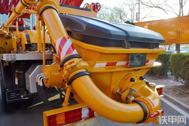 三一重工SY5419THB-52E(6)泵车局部