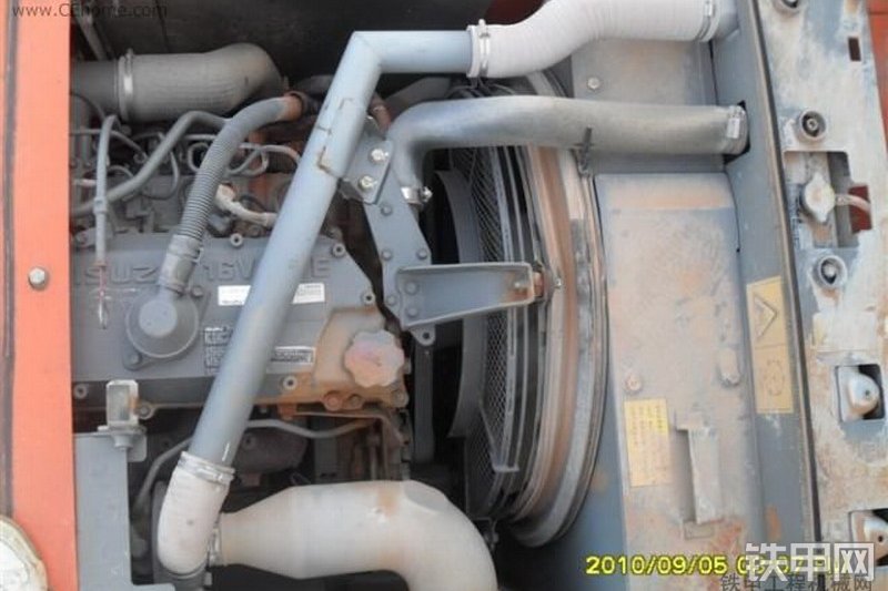 日立ZX210H-3挖掘机局部