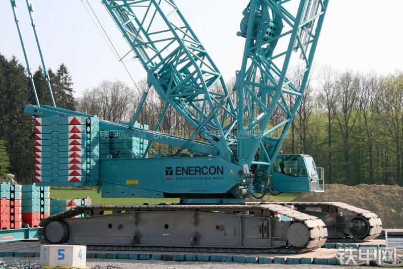 特雷克斯CC2800-1起重机整机外观