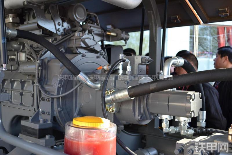 三一重工HBT60C-1816IIID拖泵局部