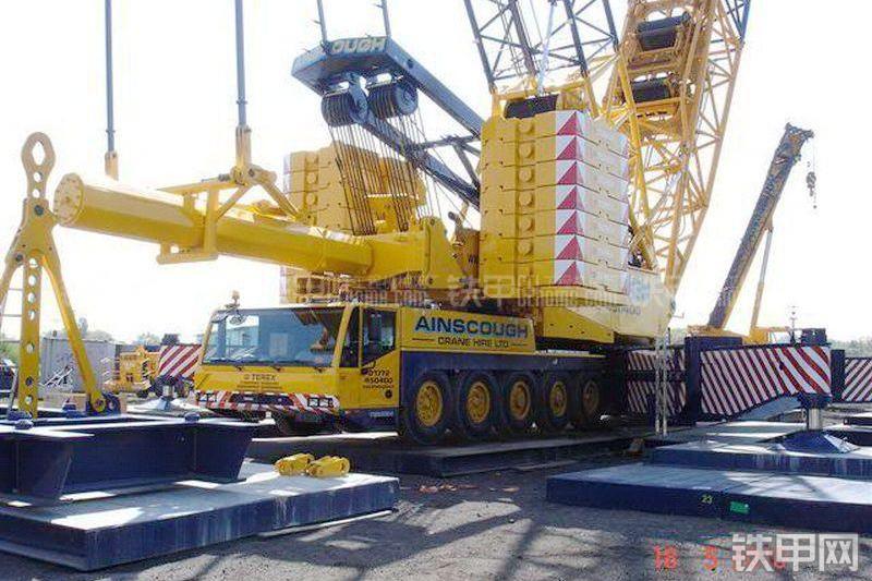 特雷克斯TC2800-1起重机整机外观