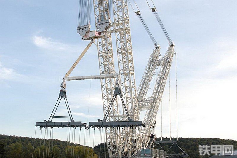 特雷克斯CC8800起重机整机外观