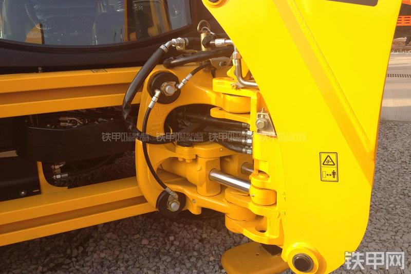 杰西博3CX-ECO挖掘装载机局部