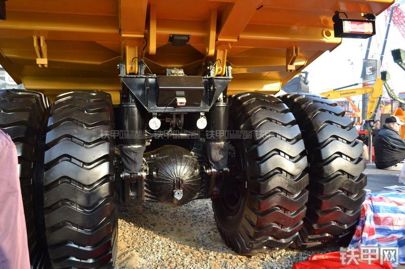 柳工SGR50非公路自卸车局部