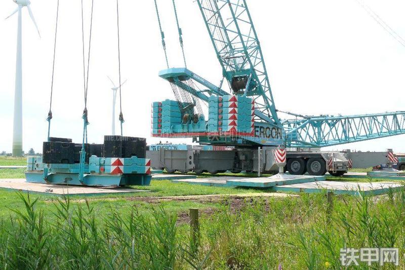 特雷克斯TC2500起重机整机外观