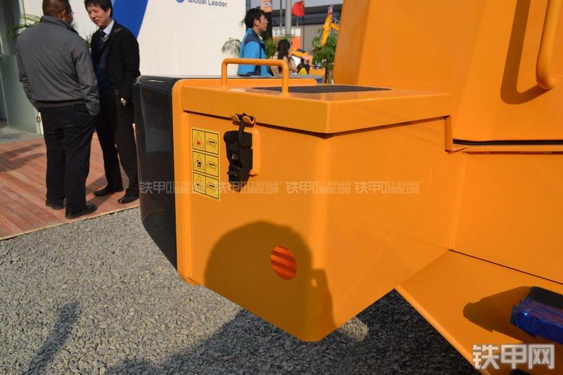 现代HL850G装载机局部