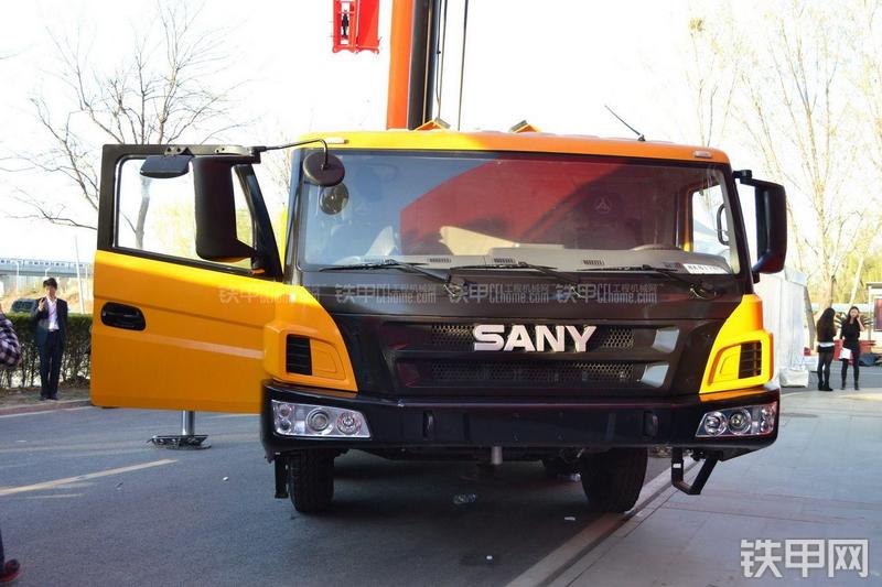 三一重工STC750起重机整机外观