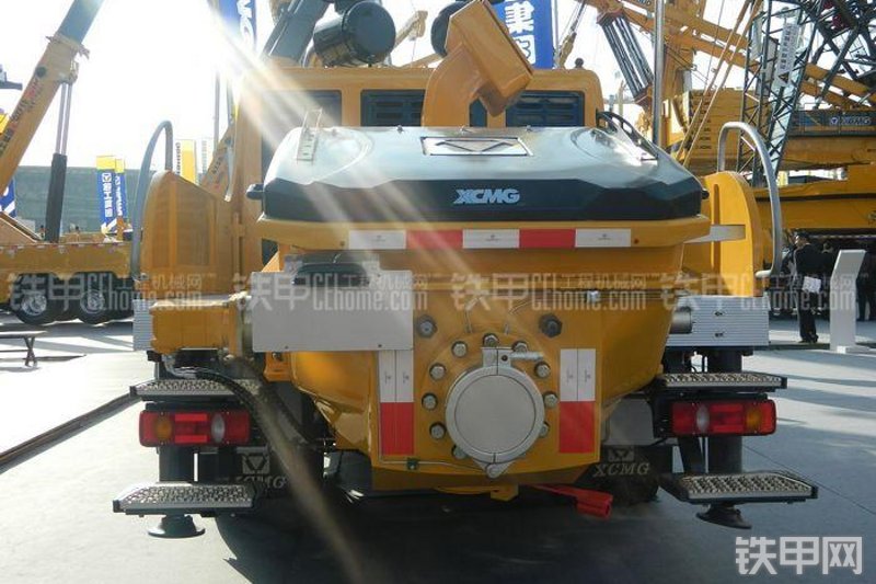 徐工C120K车载泵局部