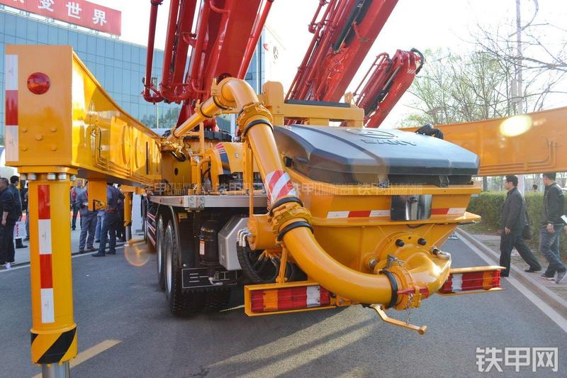 三一重工SY5419THB-52E(6)泵车局部