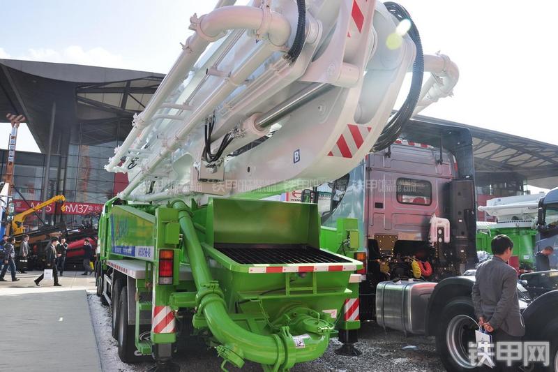 华菱星马AH5384THB-49泵车整机外观