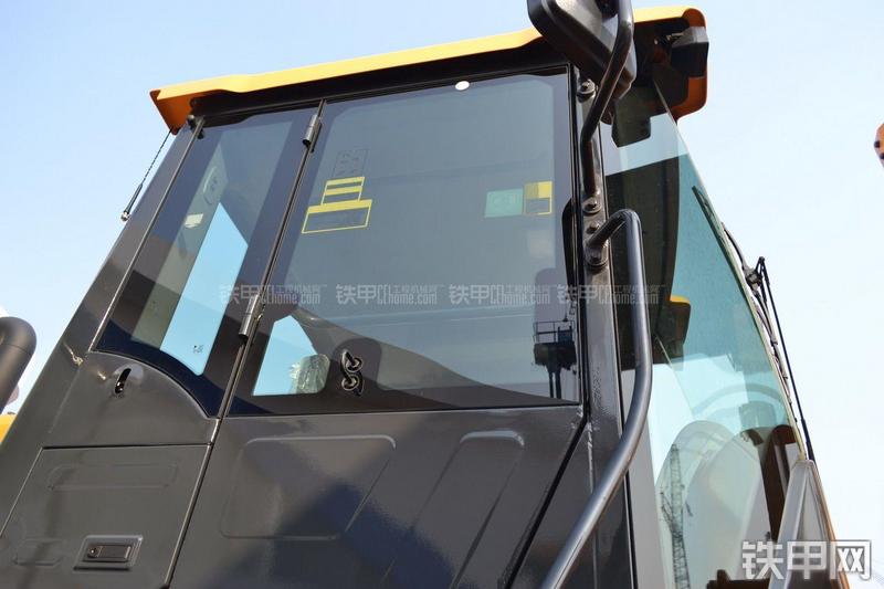 现代HL850G装载机局部