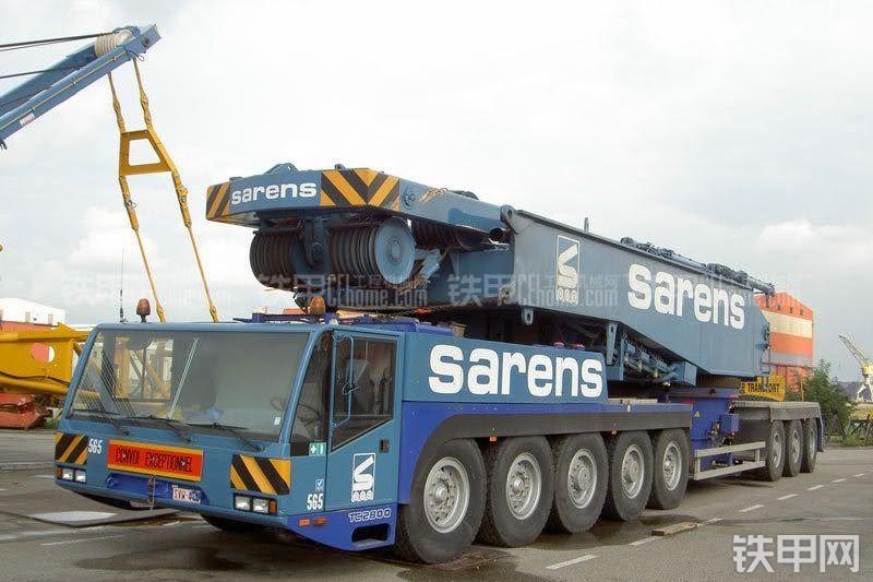 特雷克斯TC2800-1起重机局部