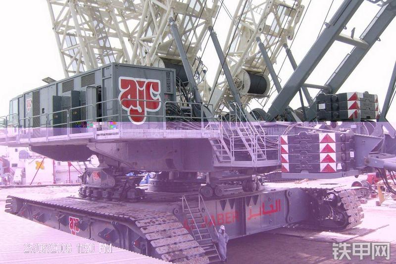 特雷克斯CC8800起重机局部